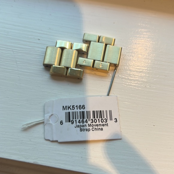 Gold Michael Kors Watch with studs - Picture 10 of 10